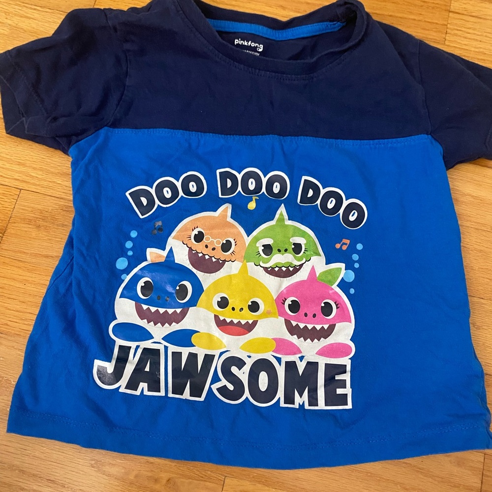 Pinkfong Tshirt boys 4T